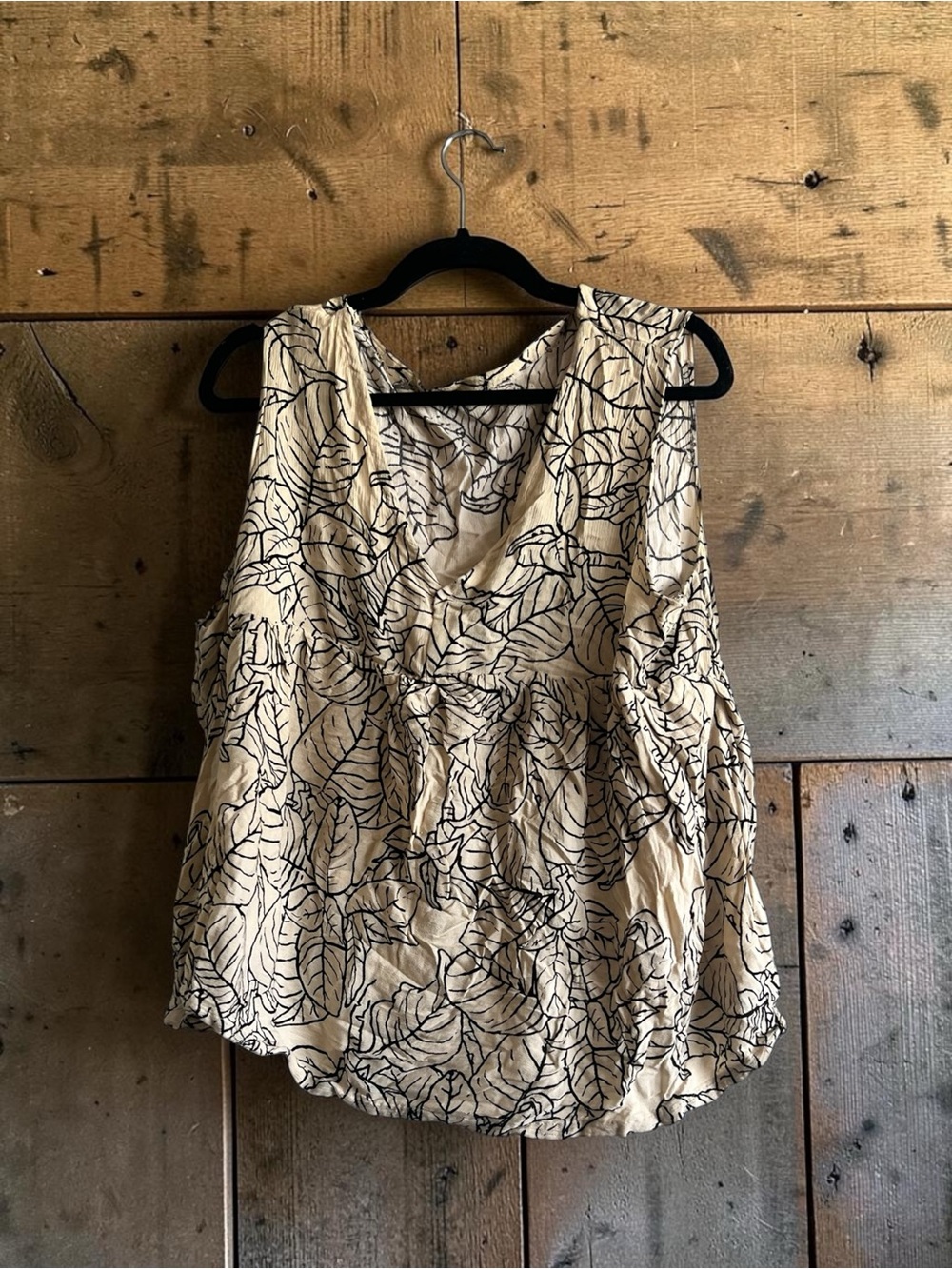 Cream Leaf-Print Sleeveless V-Neck Tank Top